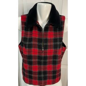 Karen Scott Womens Sized Small Vest Red Black Plaid Faux Fur Collar Lined